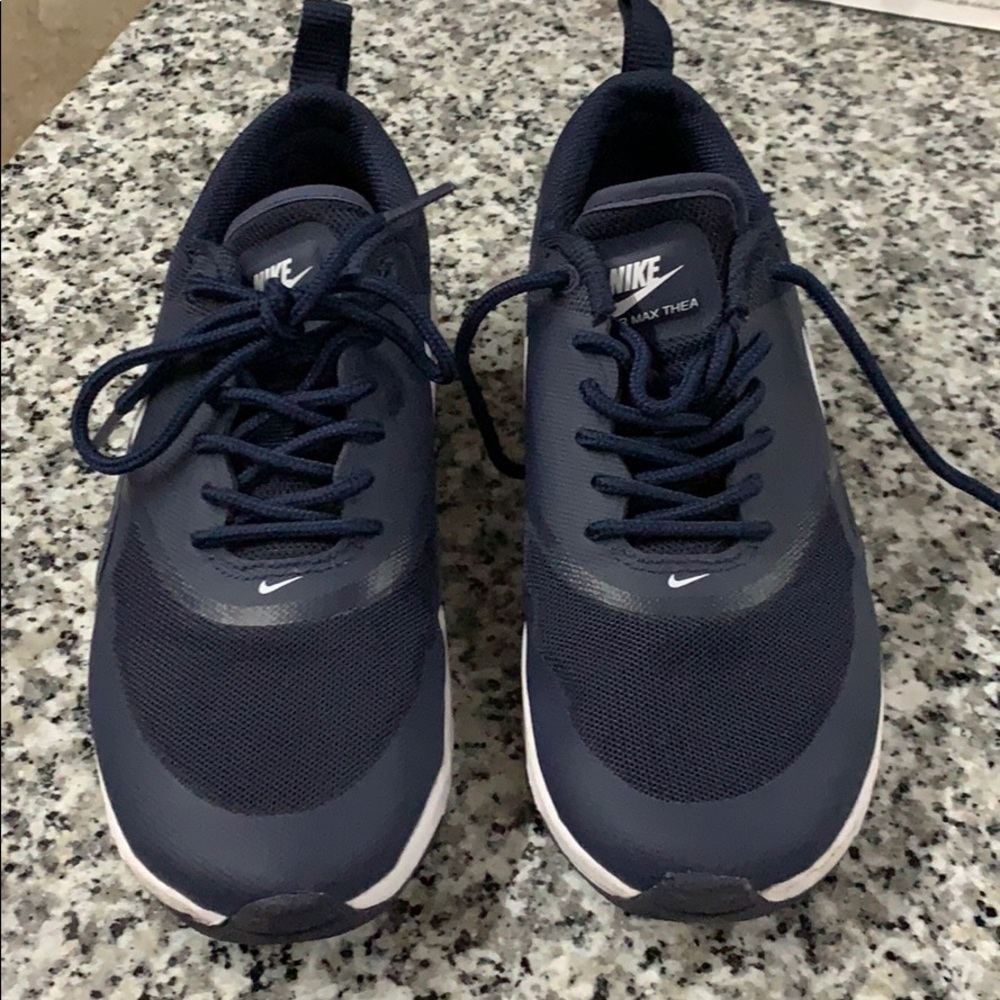 Nike tennis shoes